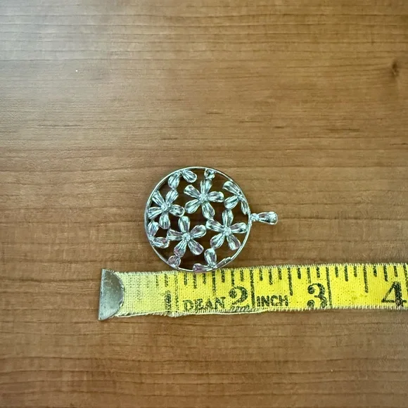 Vintage Floral Flower Silver Filigree Round Pendant 7"
With Clear Center Stones - Picture 4 of 4